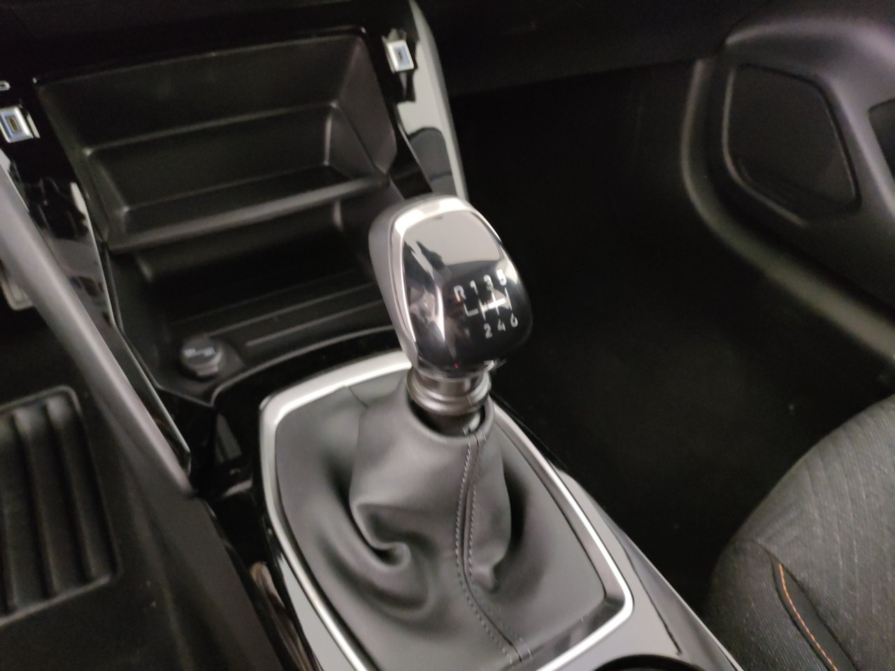 Peugeot 208 Nuovo benzina 208 Porto Mantovano
