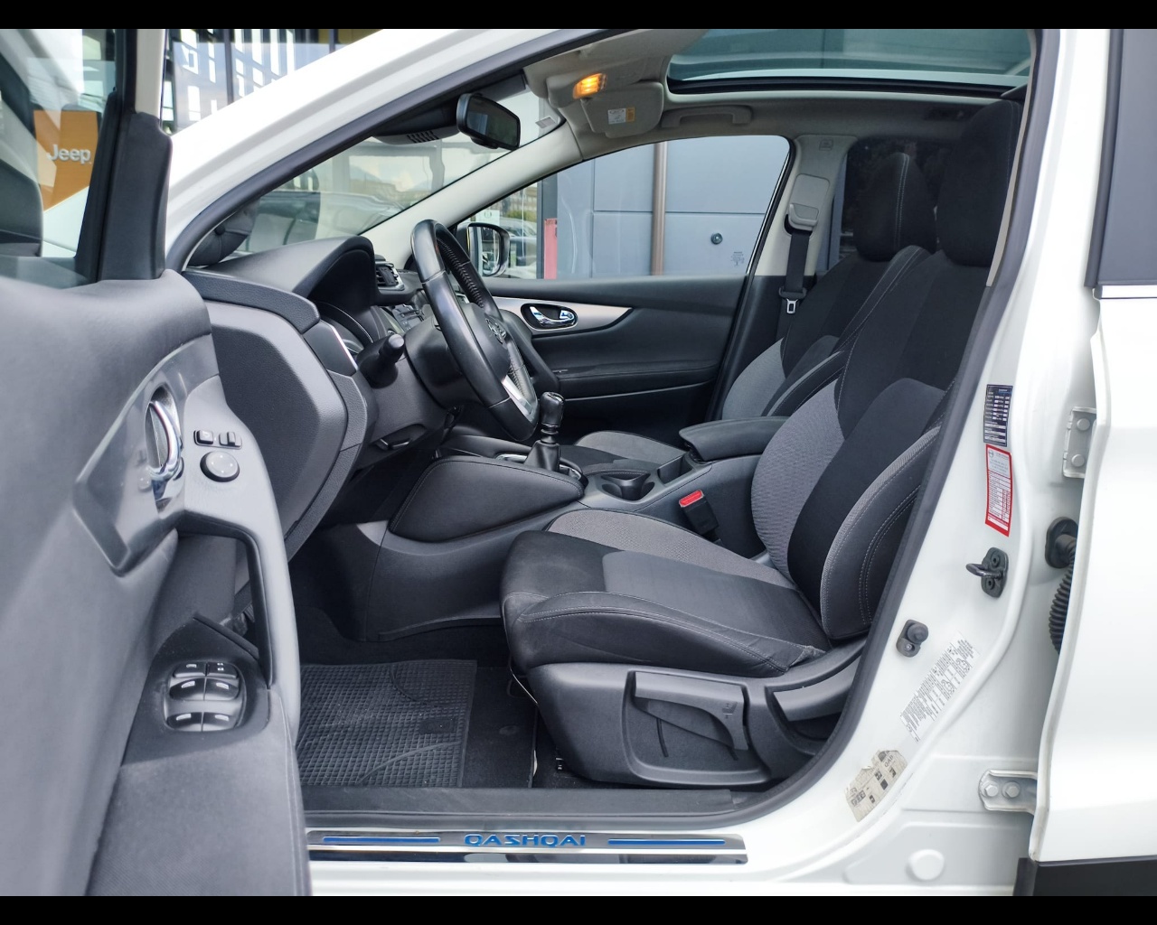 Foto NISSAN Qashqai 1.5 dci N-Connecta 110cv