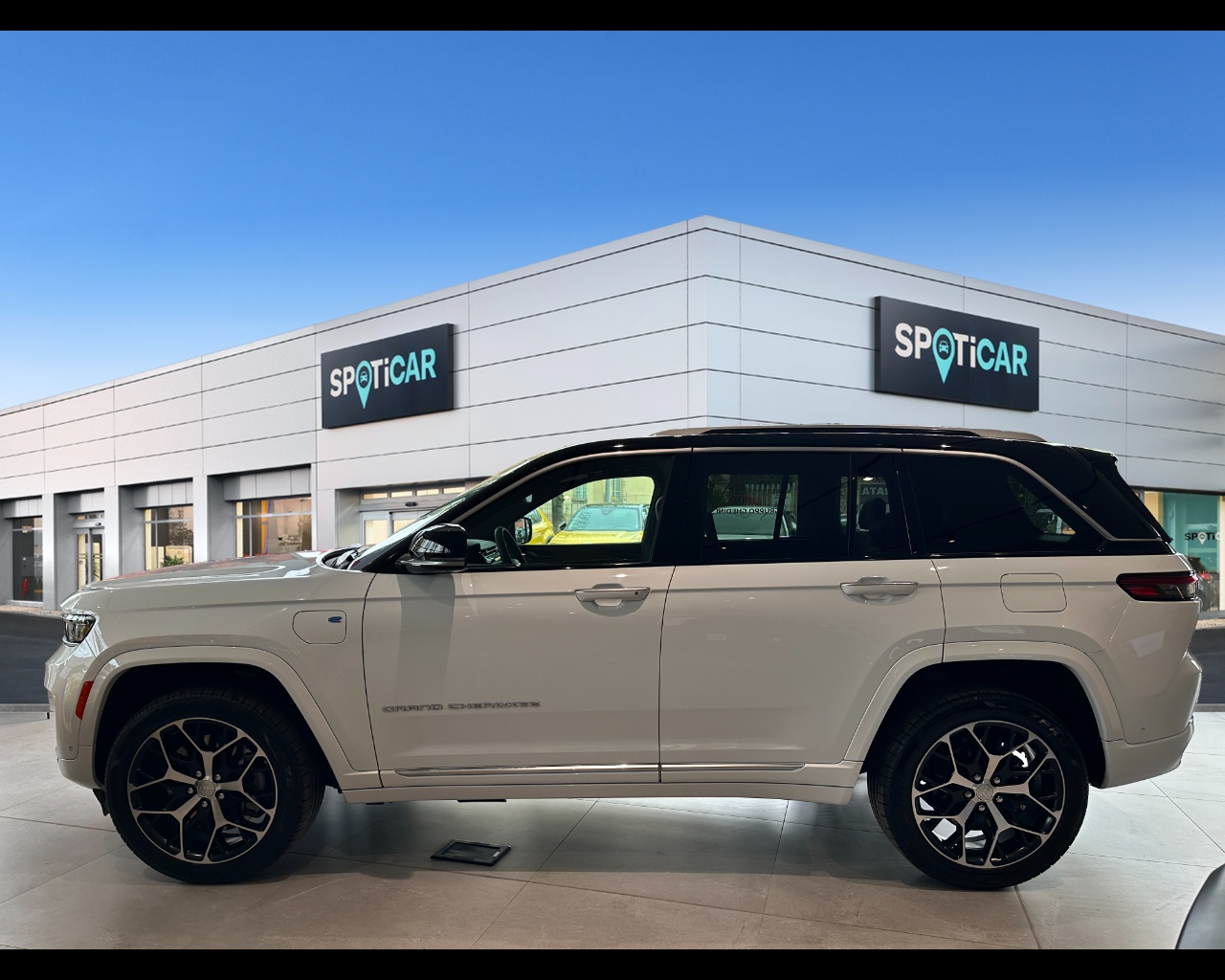 JEEP Grand Cherokee Plug-In HybridMy23 Summit Reserve 2.0 4xe Phev 380cv At8 Ibrida usato - 1