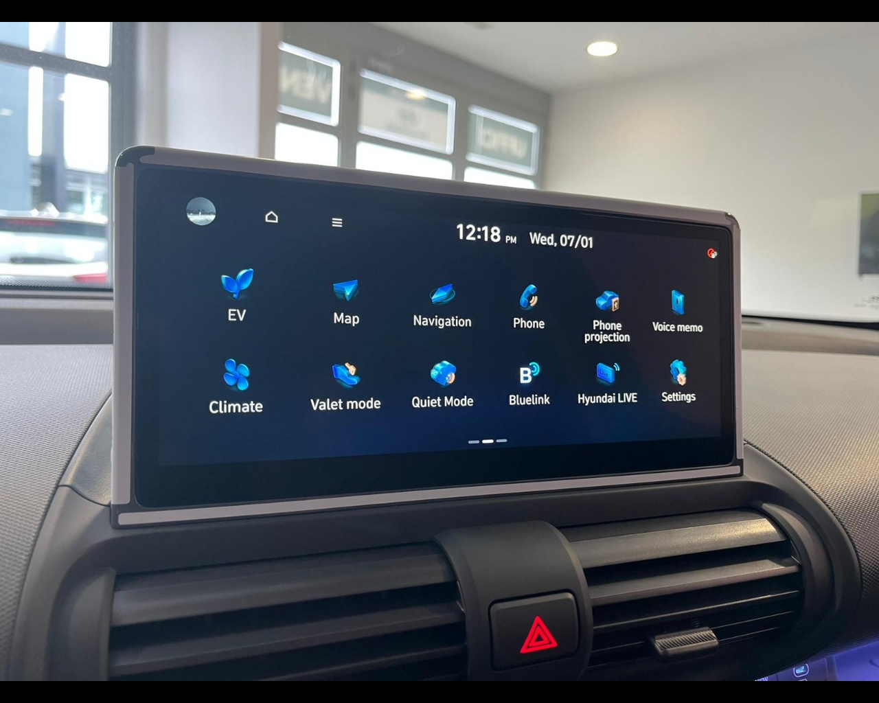 Foto HYUNDAI INSTER 49 KWH CROSS+PP