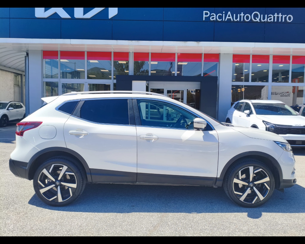 Foto NISSAN Qashqai 1.5 dci N-Connecta 115cv