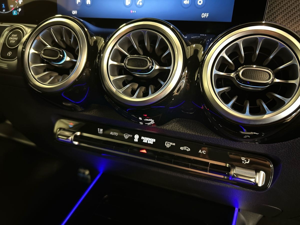 Mercedes GLB GLB 180 d Automatic AMG Line ADVANCED PLUS - 14