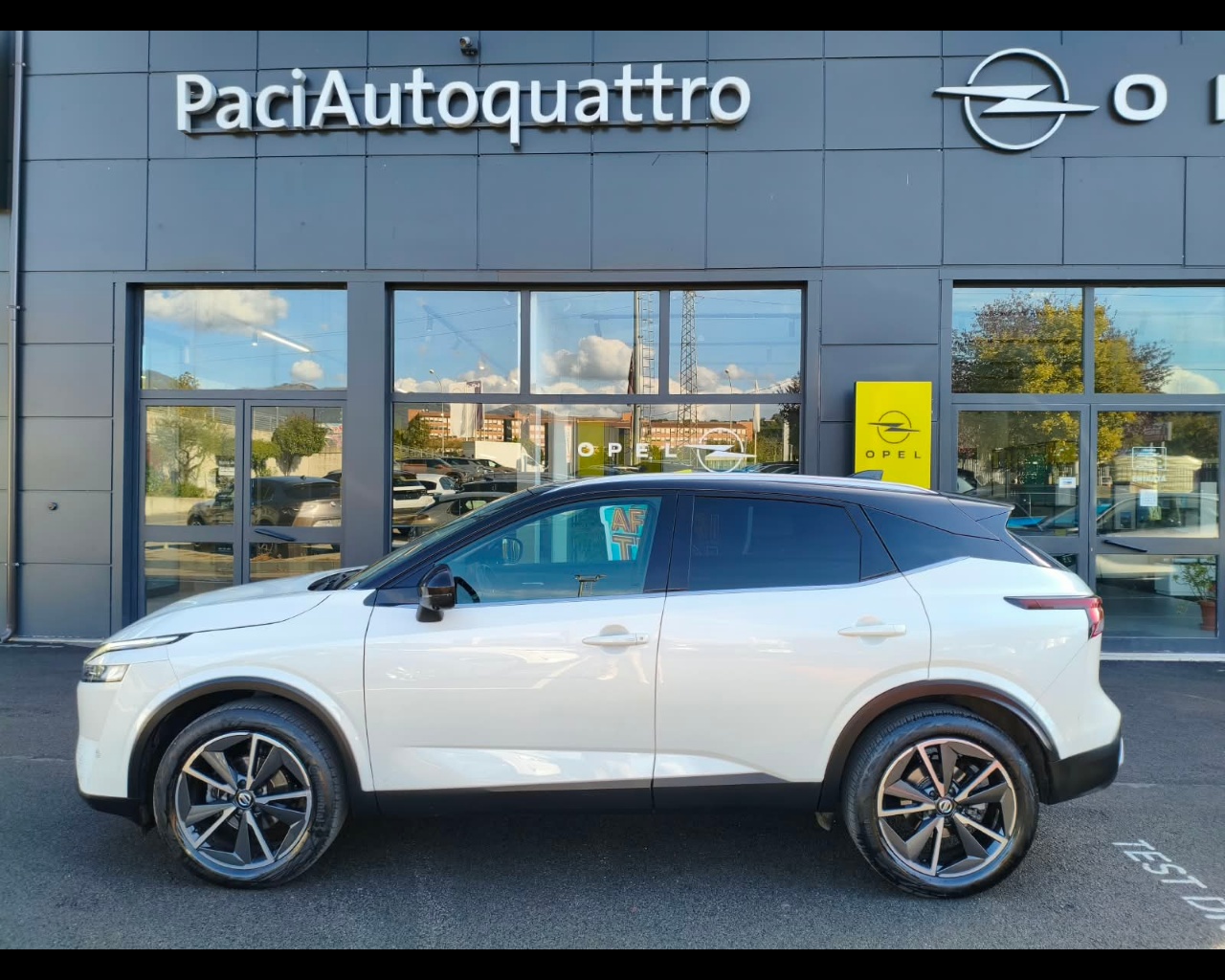 Foto NISSAN Qashqai 1.3 mhev N-Connecta 2wd 140cv
