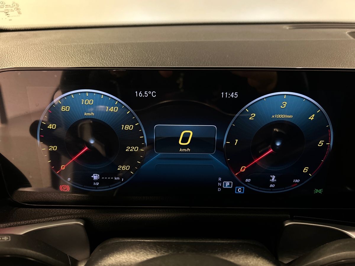 Mercedes GLB GLB 180 D Premium 8G-DCT - 13