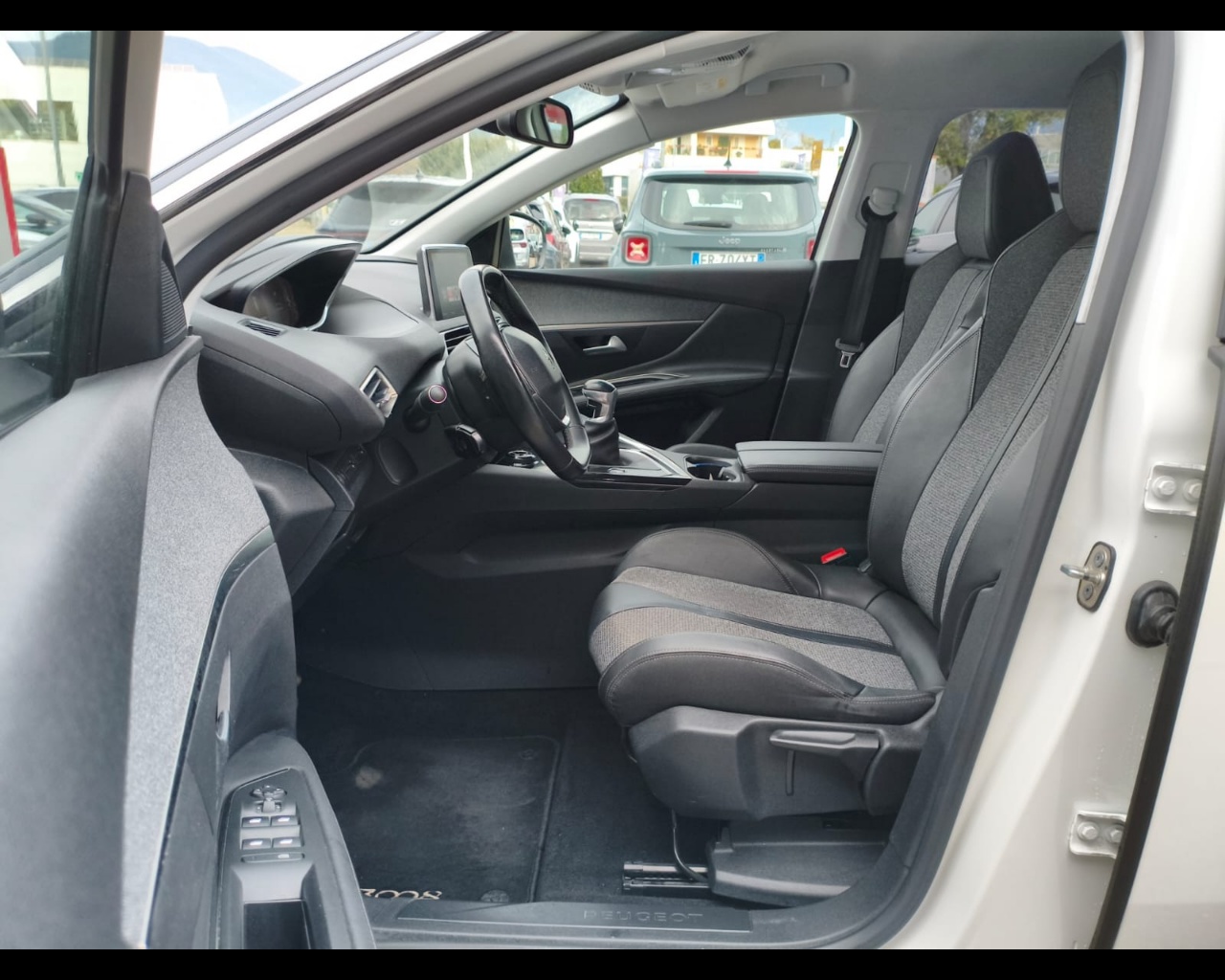 Foto PEUGEOT 3008 1.5 bluehdi Allure s&s 130cv