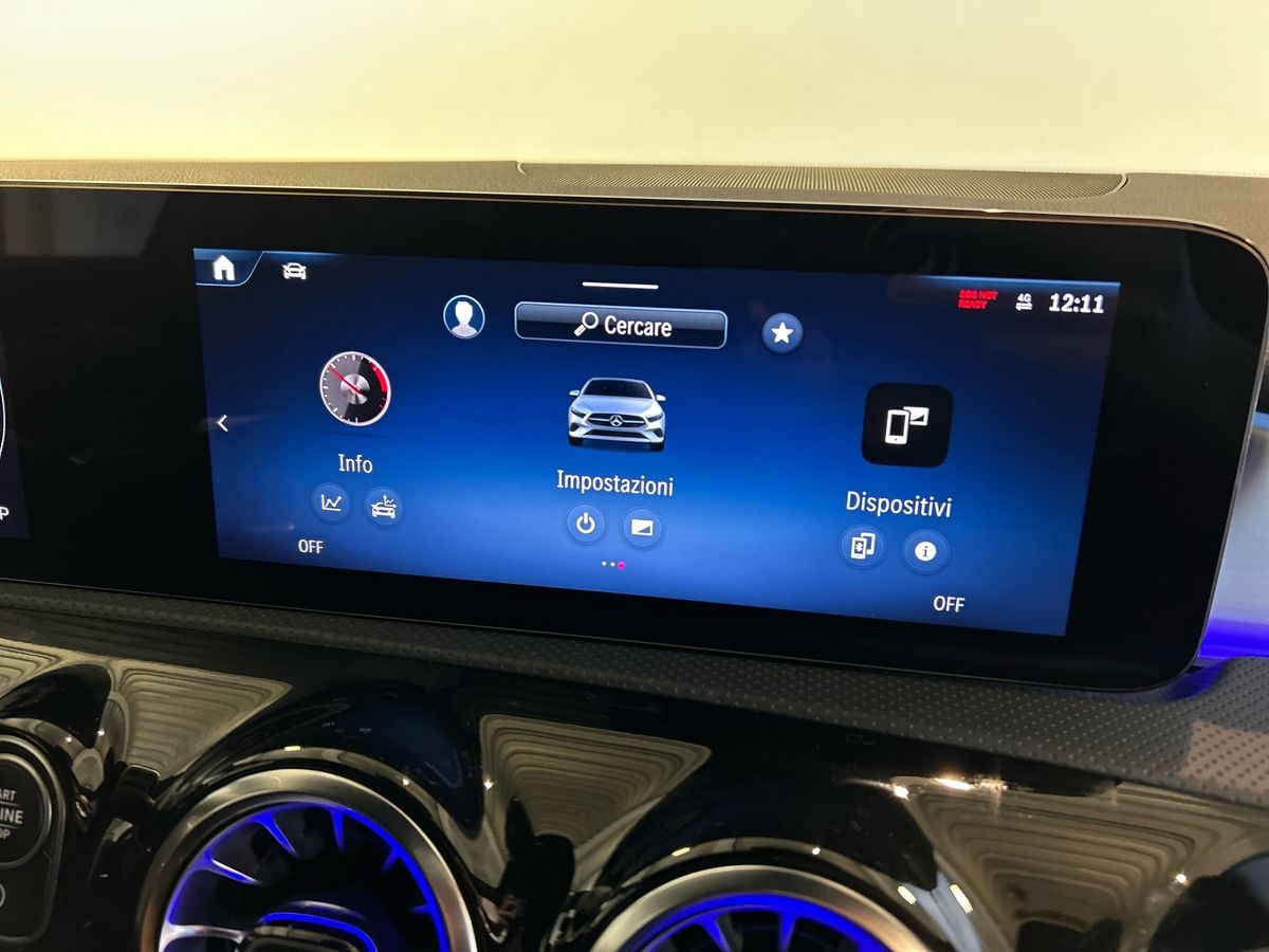 Mercedes  Classe A 180 D Advanced Plus AMG Line 8G-DCT - 12