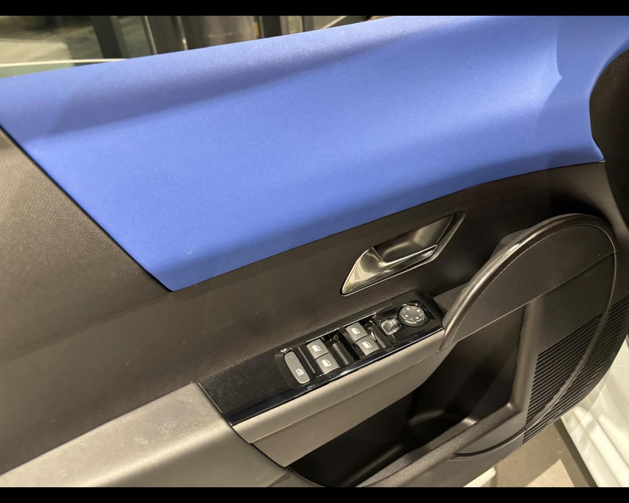 Foto LANCIA Nuova Ypsilon Ibrida Nuova Ypsilon Hf Line 1.2 110cv Ibrida