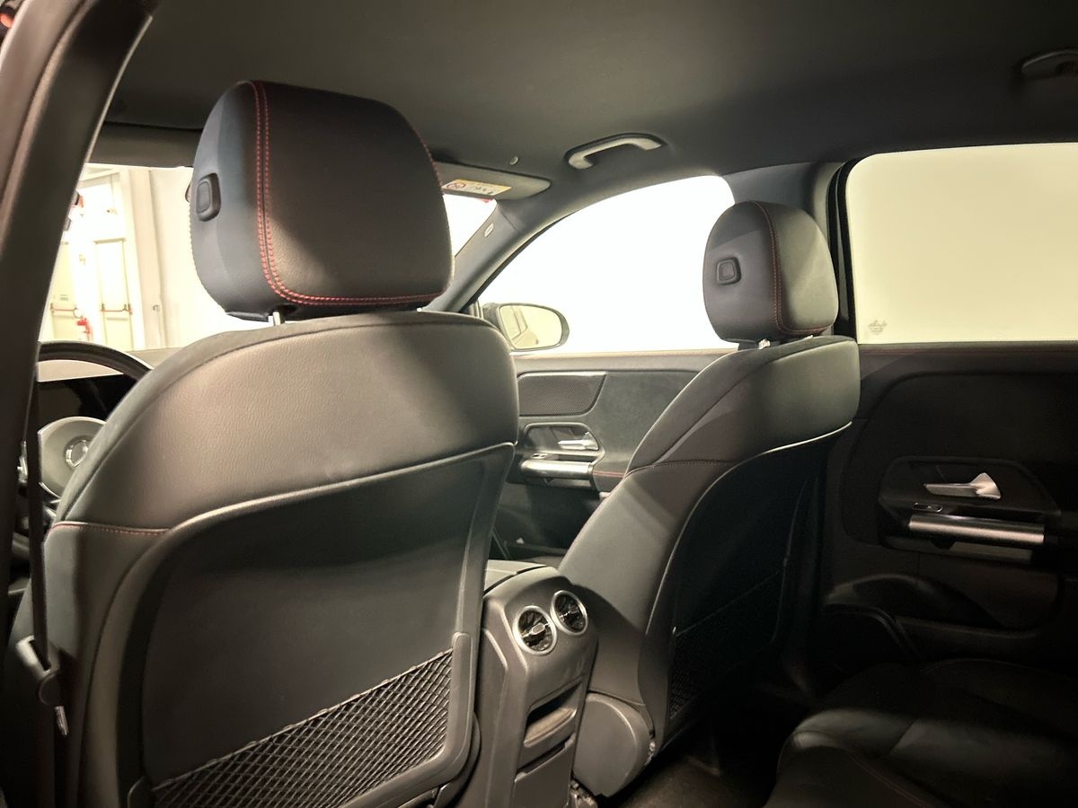 Mercedes GLA GLA 180 D Premium 8G-DCT - 18