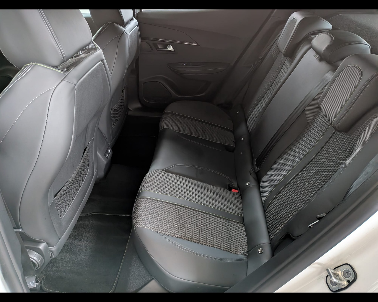 Foto PEUGEOT 2008 1.2 puretech GT s&s 130cv eat8