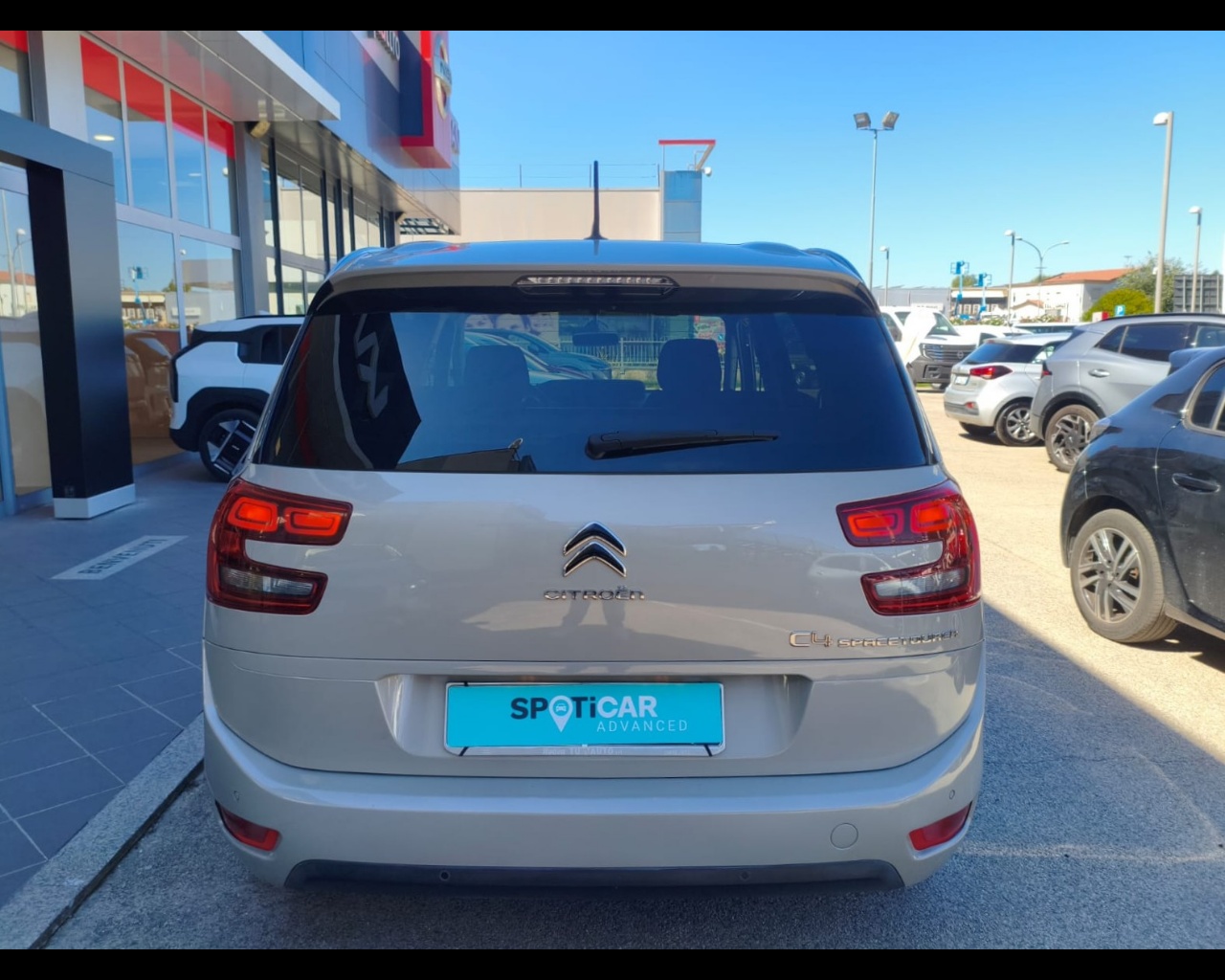 Foto CITROEN C4 Grand Spacetourer 1.5 bluehdi Business 7p. s&s 130cv eat8