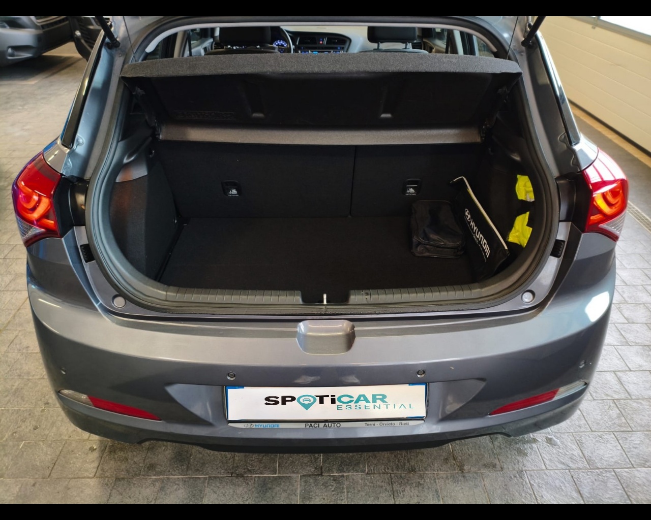 Foto HYUNDAI i20 5p 1.2 Comfort econext 84cv