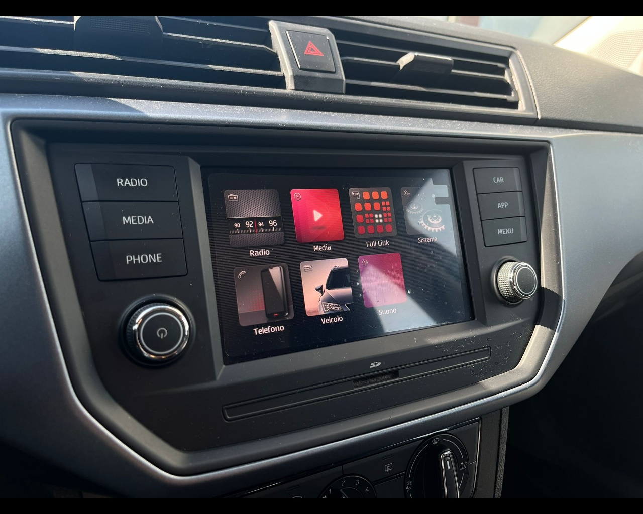 Foto SEAT Arona 1.0 tgi Black Edition 90cv