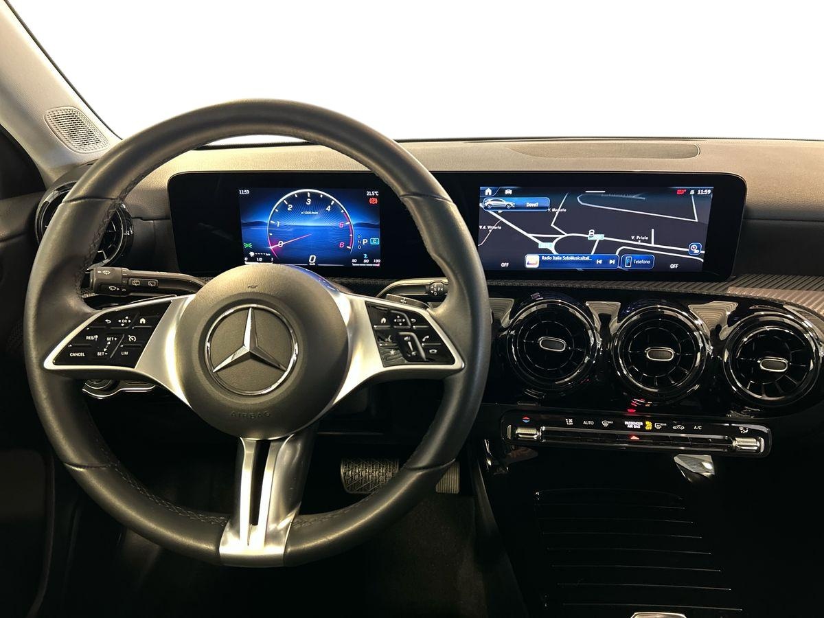 Mercedes Classe A Classe A 180 D Advanced Speedshift DCT AMG 8G - 11