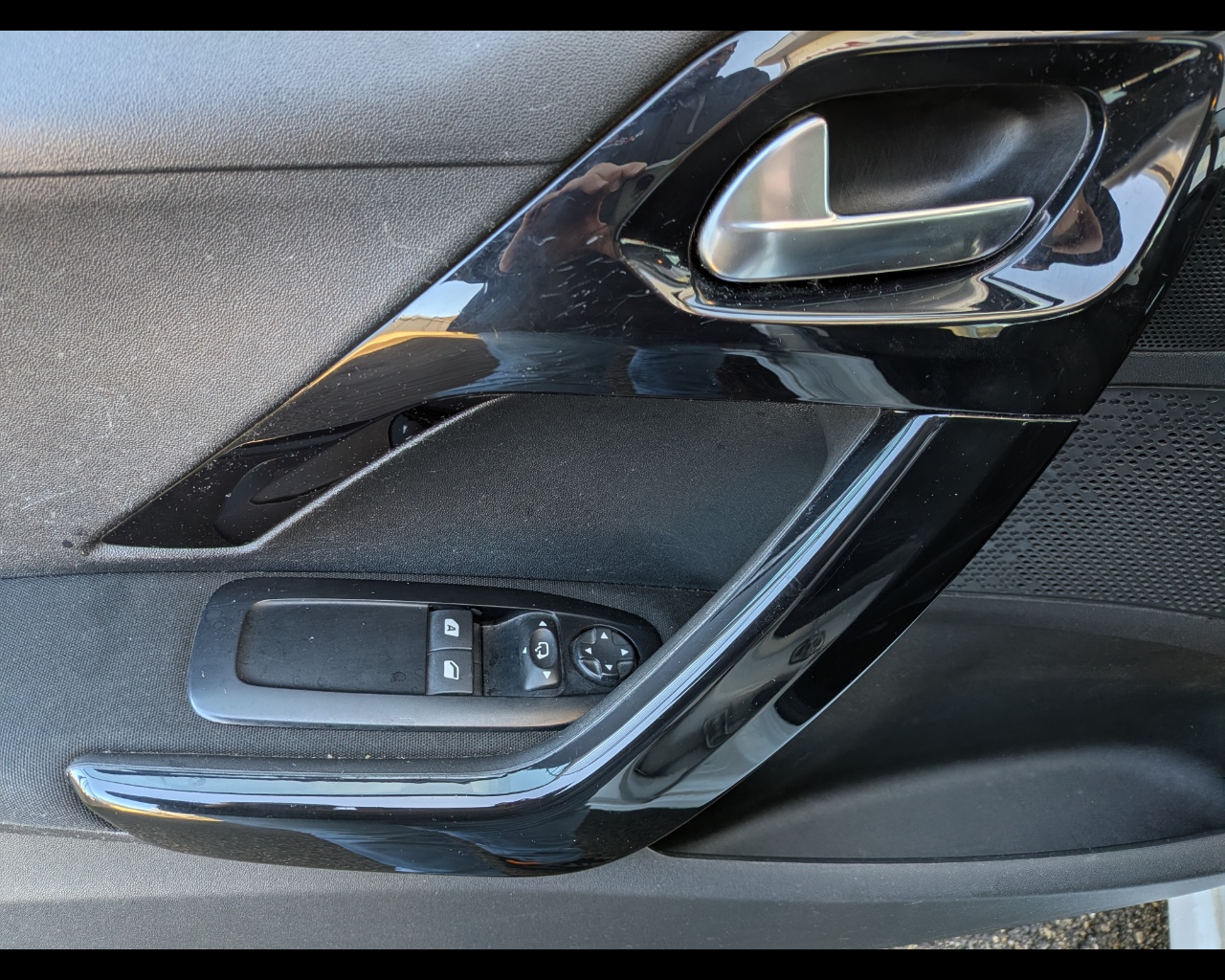 Foto PEUGEOT 208 5p 1.6 bluehdi Active 75cv