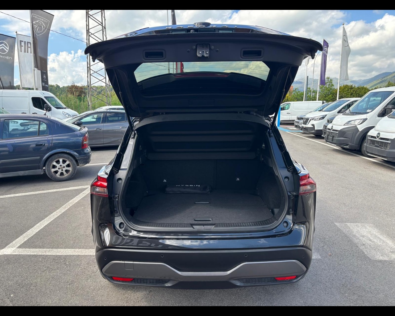 Foto NISSAN Qashqai 1.3 mhev N-Connecta 2wd 140cv