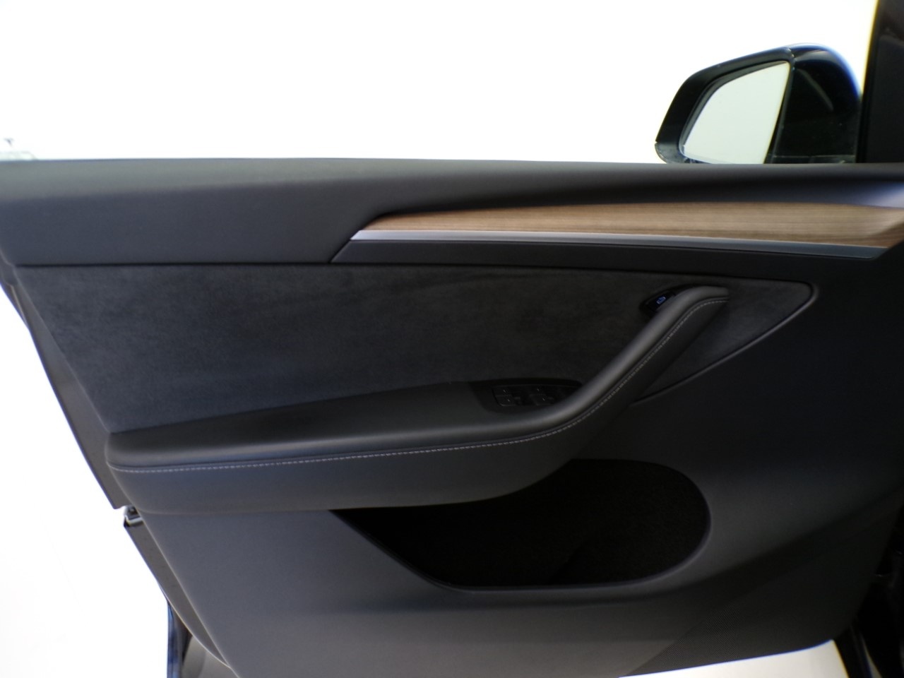 Tesla Model Y Model Y Dual Motor Long Range AWD - 12