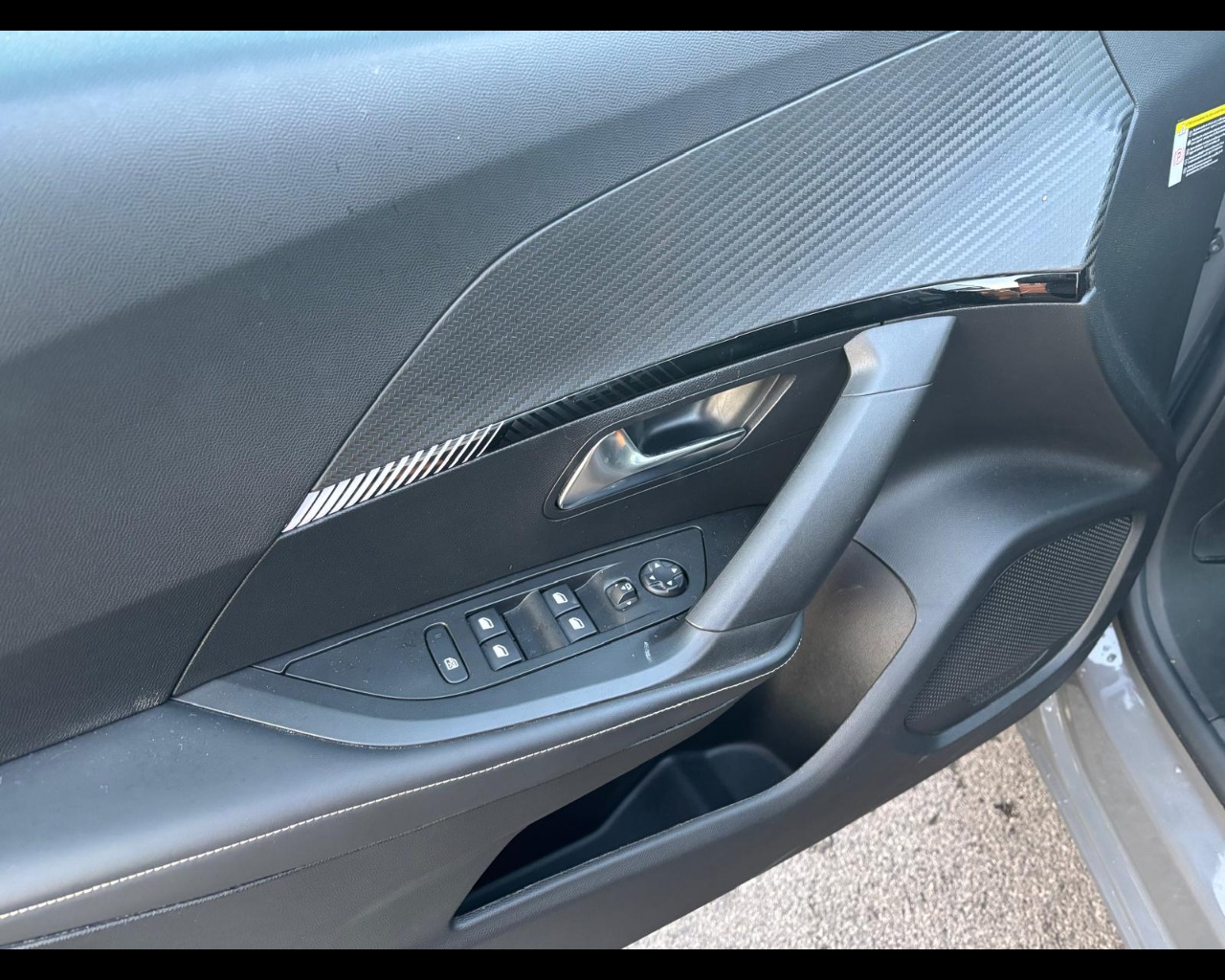 Foto PEUGEOT 2008 1.2 puretech Allure s&s 130cv eat8