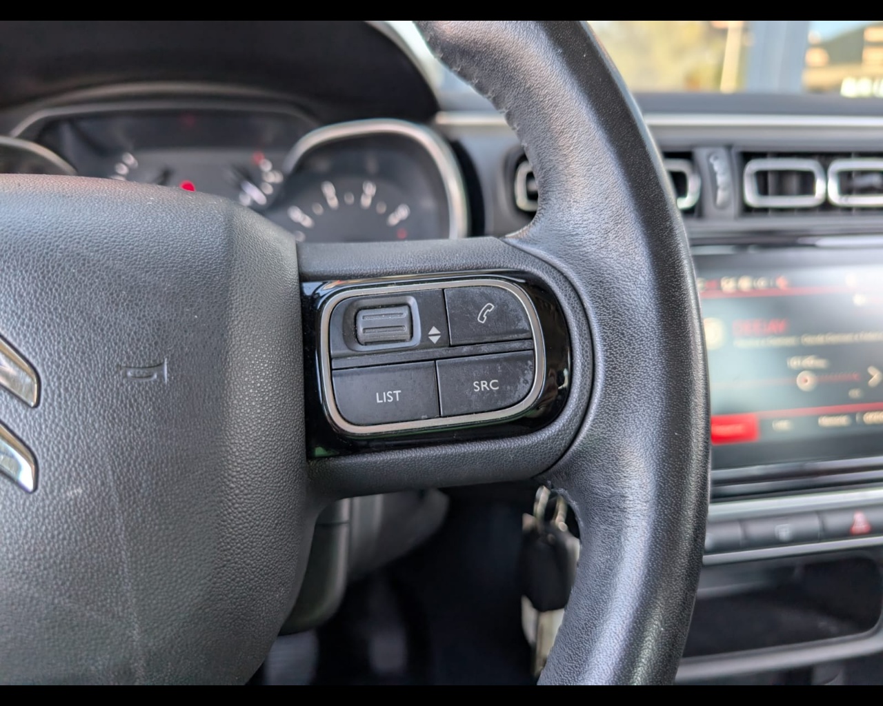 Foto CITROEN C3 1.2 puretech Shine 82cv