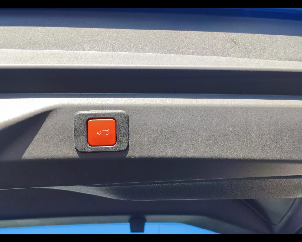 Foto PEUGEOT 3008 1.2 hybrid GT 145cv e-dcs6