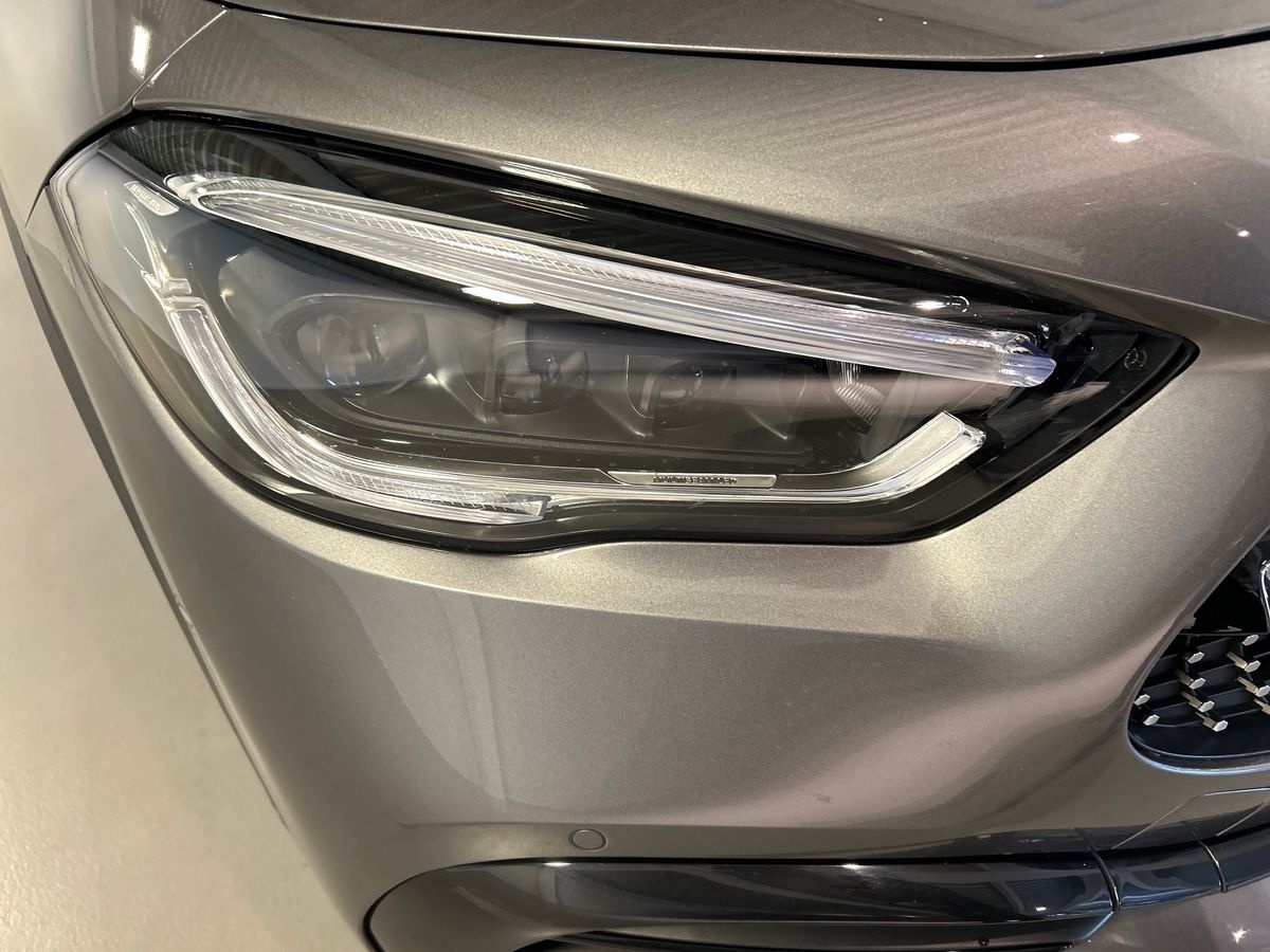 Mercedes GLA GLA 180 D Premium 8G-DCT - 7