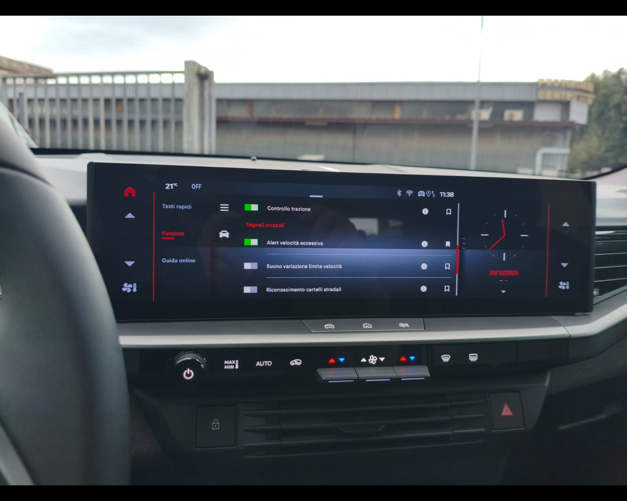 Foto OPEL Grandland 1.2 hybrid Edition 136cv e-dcs6