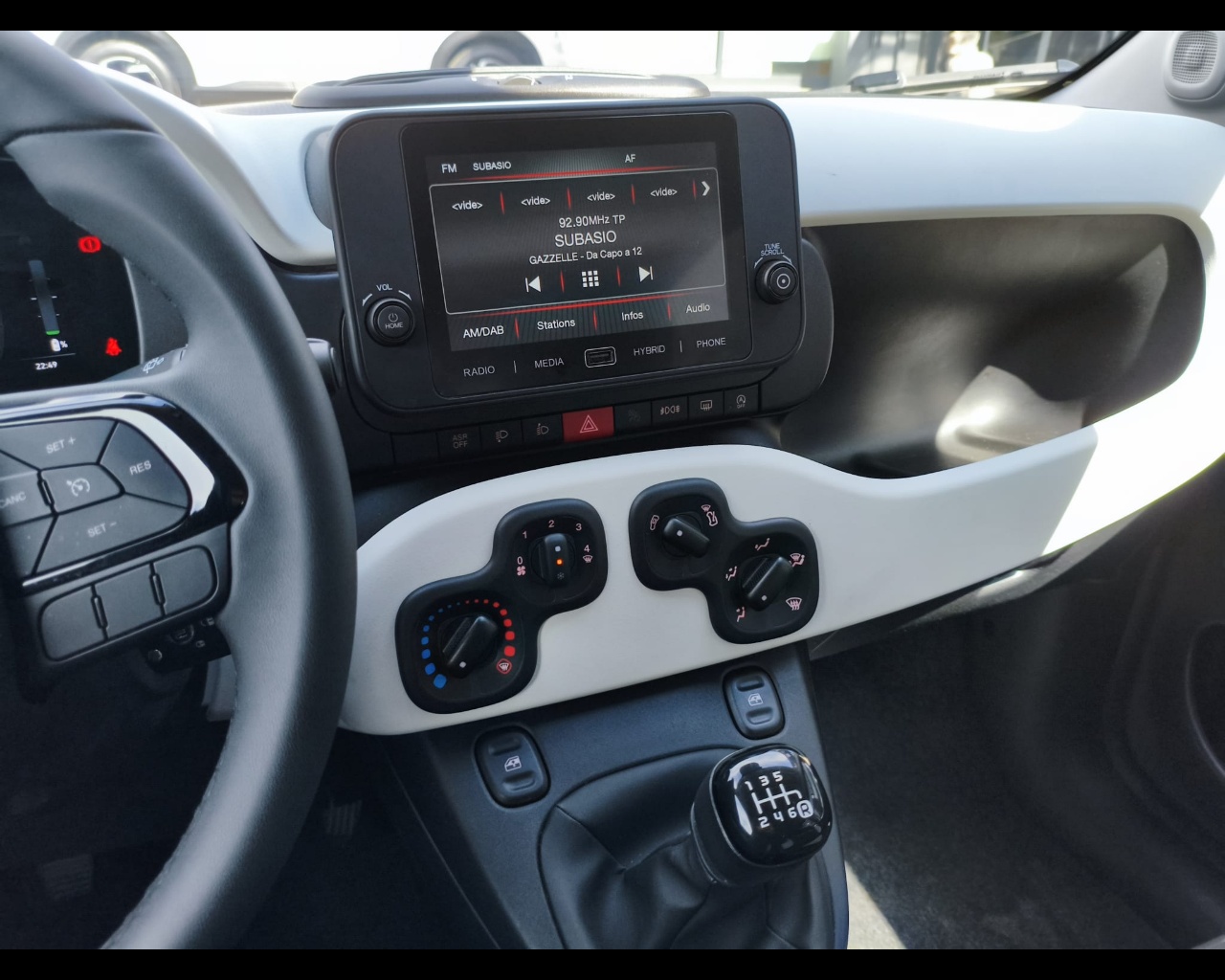 Foto FIAT Pandina Cross 1.0 firefly hybrid s&s 70cv