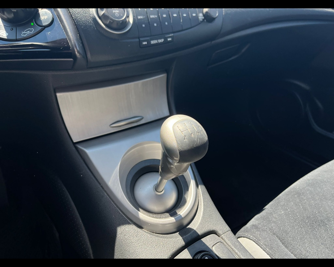 Foto HONDA Civic 5p 1.4 i-dsi Elegance LE (sport)