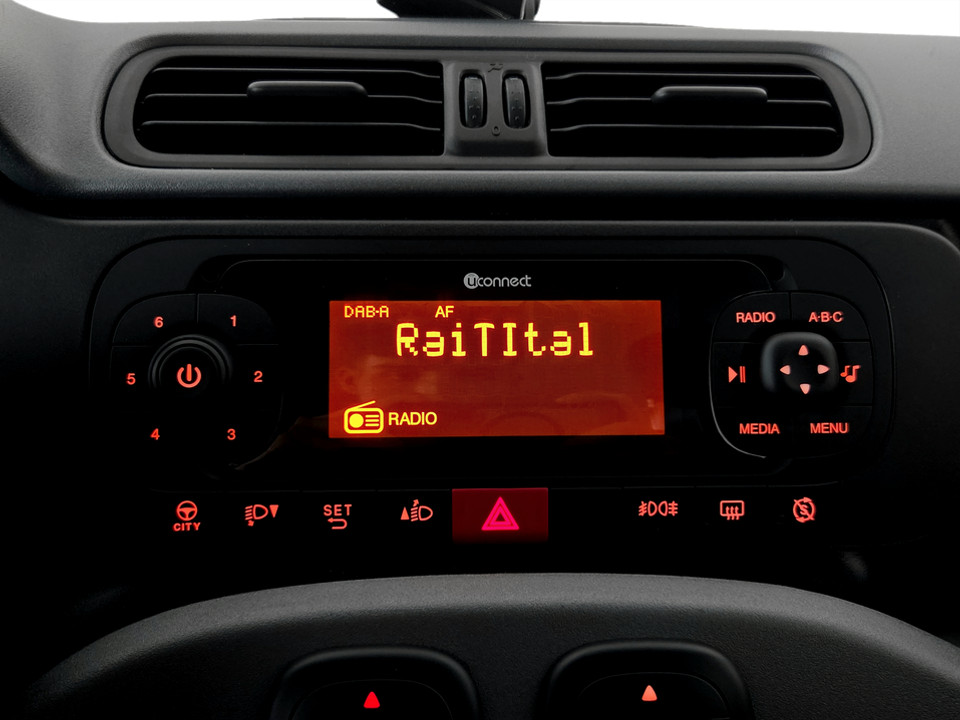 FIAT Panda 1.0 firefly hybrid City Life s&s 70cv Ibrida usato - 9