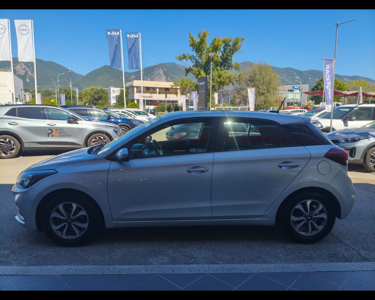 Foto HYUNDAI i20 5p 1.2 mpi Connectline econext Gpl 73cv