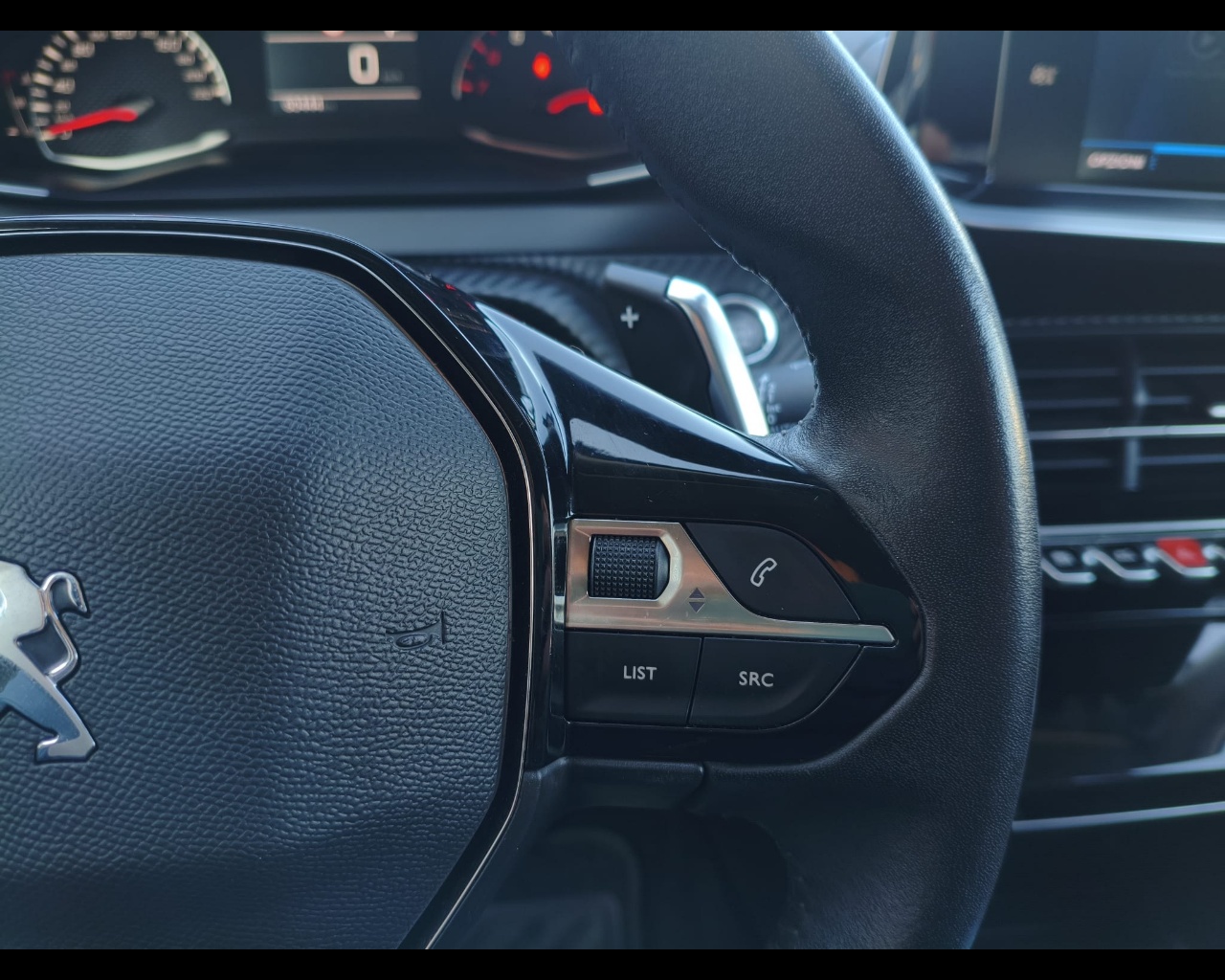 Foto PEUGEOT 2008 1.2 puretech Allure s&s 130cv eat8