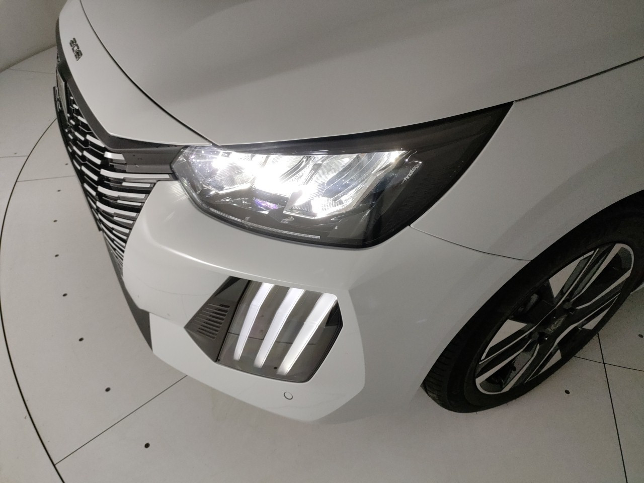 Peugeot 208 Nuovo Ibrido benzina 208 Porto Mantovano