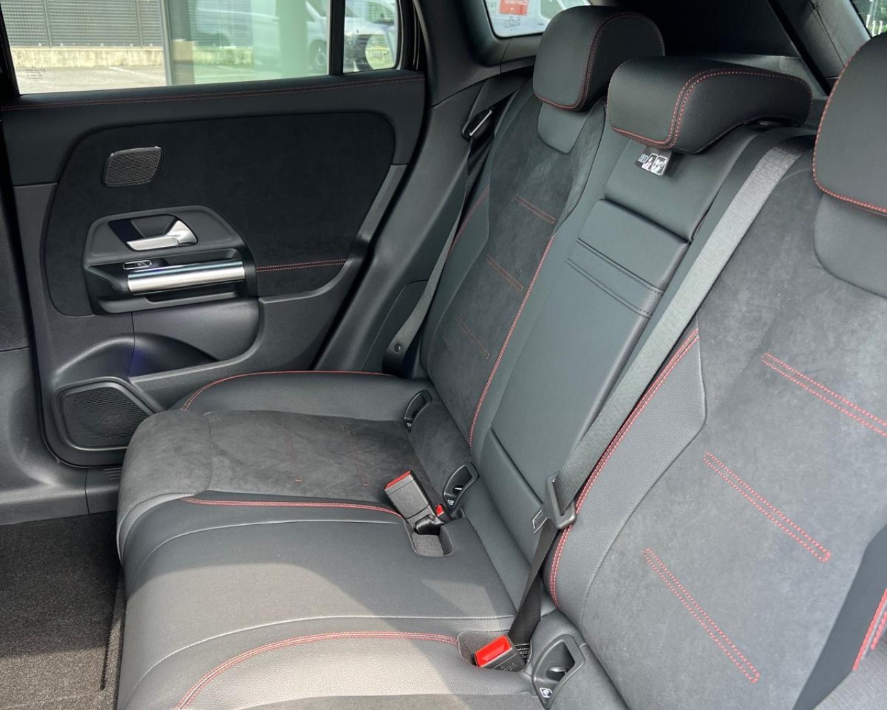 Mercedes EQA EQA 250+ AMG Line Advanced Plus - 11