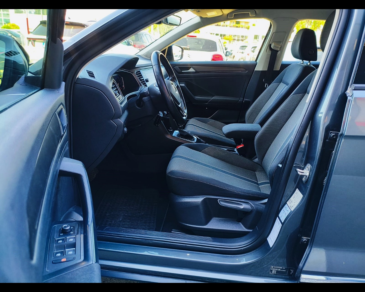 Foto VOLKSWAGEN T-Roc 1.5 tsi Style dsg