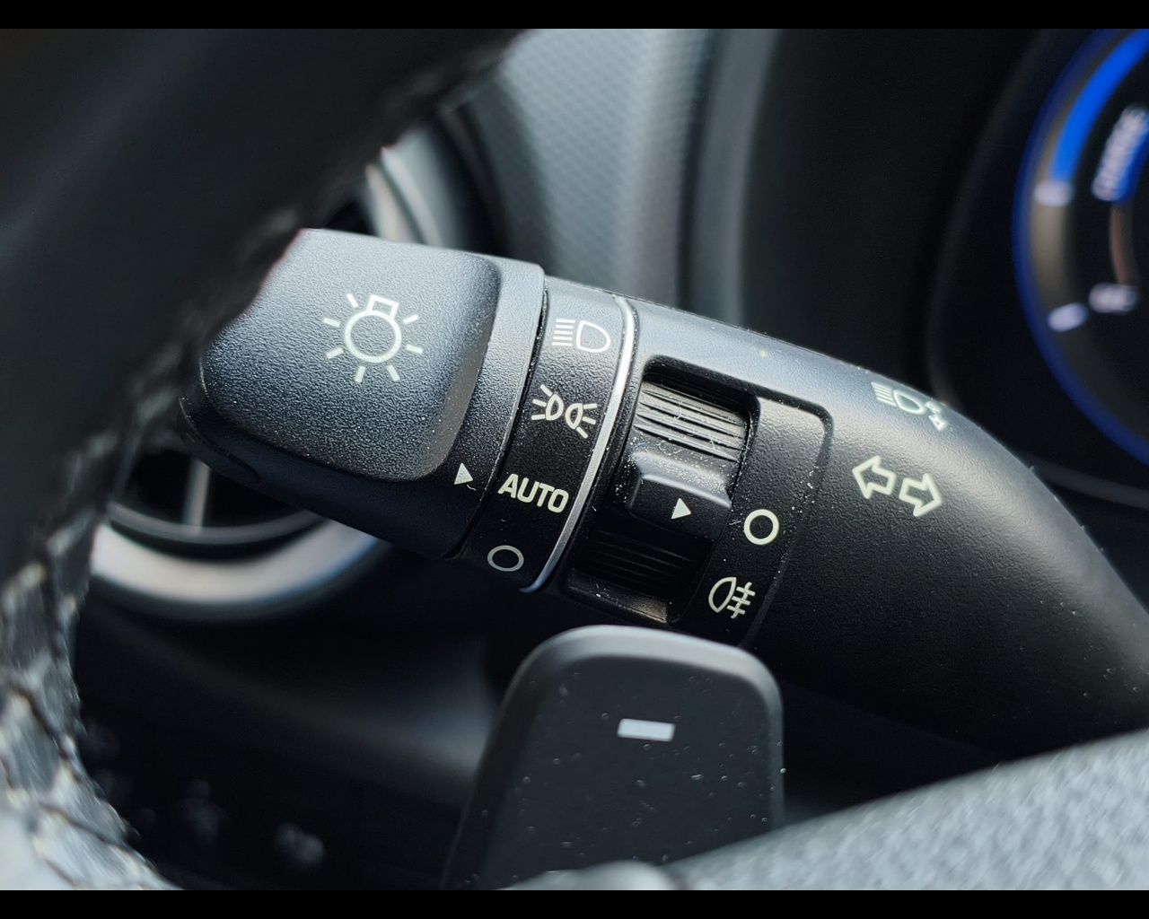 Foto HYUNDAI Kona 1.6 gdi hev Xtech 2wd 141cv dct