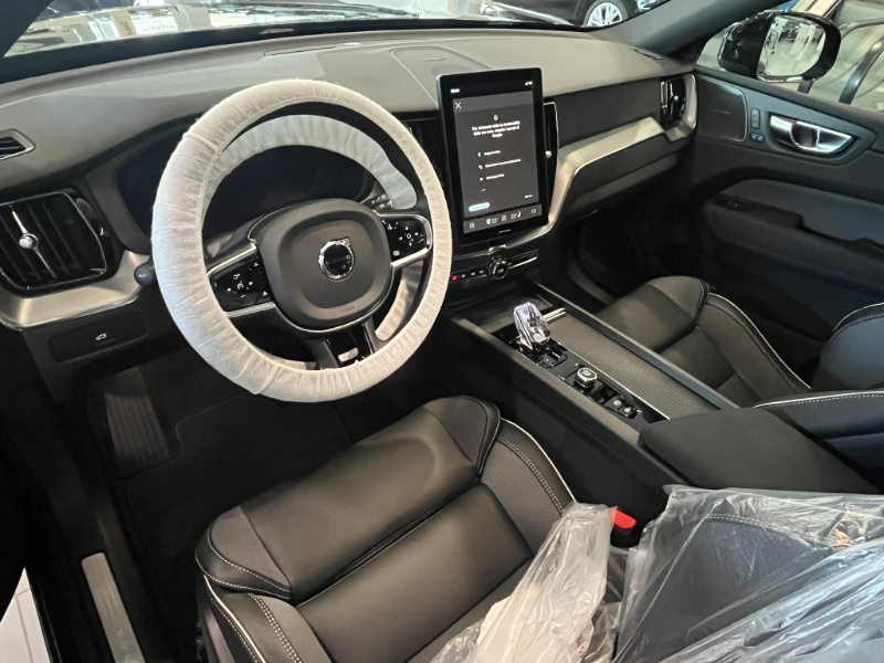 VOLVO – XC60 B5 AWD automatico Plus Black Edition