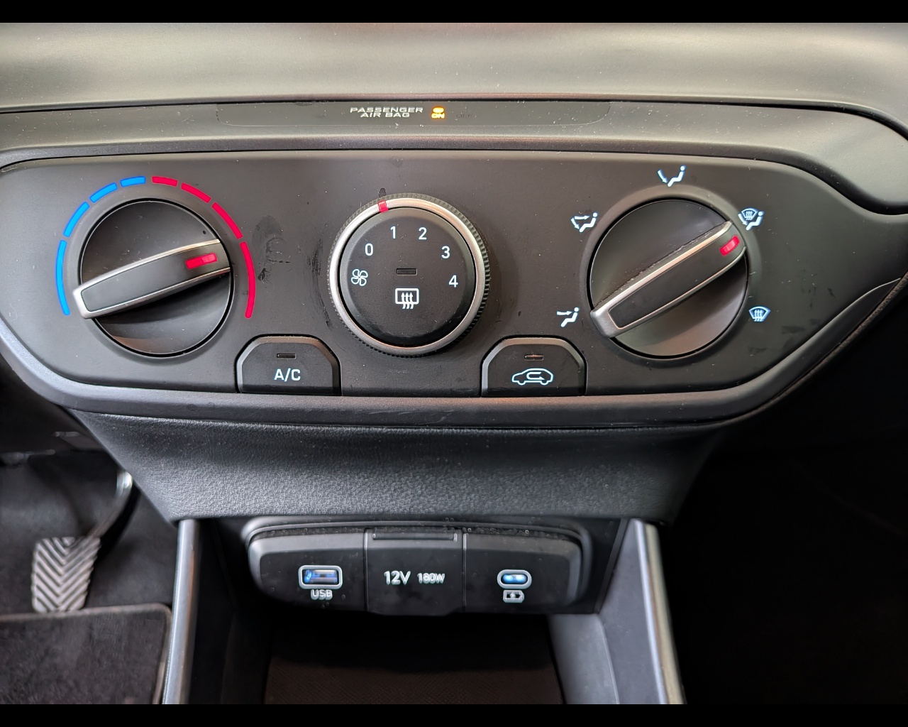 Foto HYUNDAI I20 PE MY25 1.0T MT CONNECTLINE