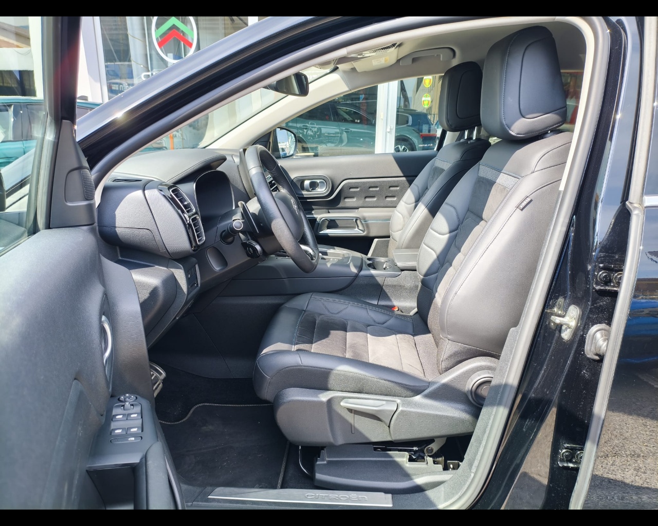 Foto CITROEN C5 Aircross 1.5 bluehdi Shine s&s 130cv eat8