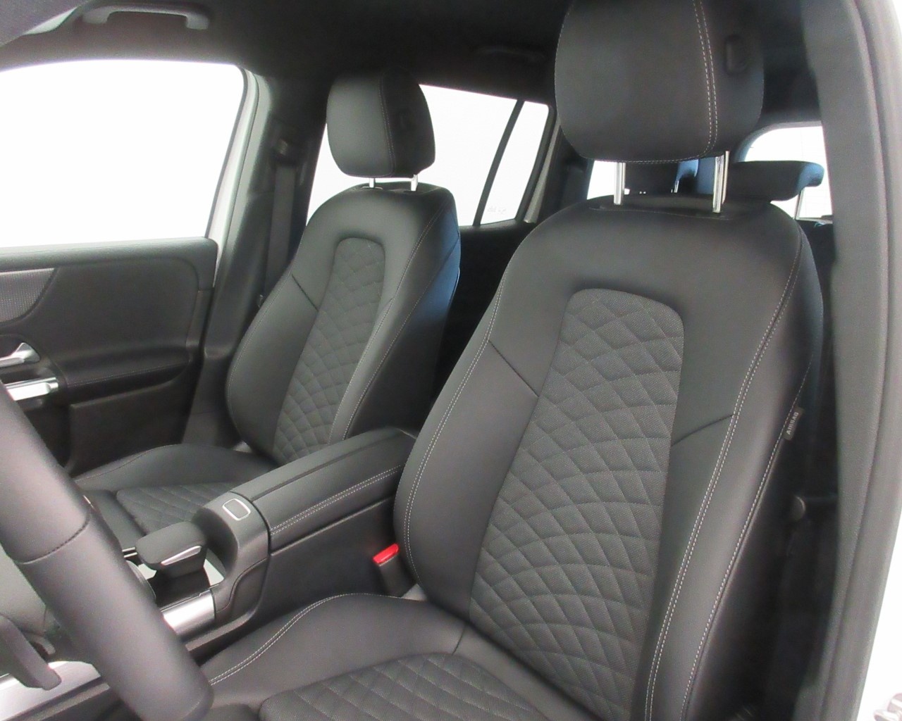 Mercedes GLB GLB 200 D Sport Plus 8G-DCT - 12