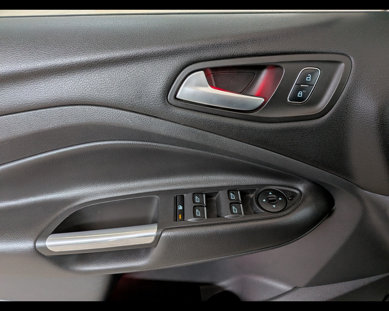 Foto FORD Kuga 1.5 tdci Titanium s&s 2wd 120cv