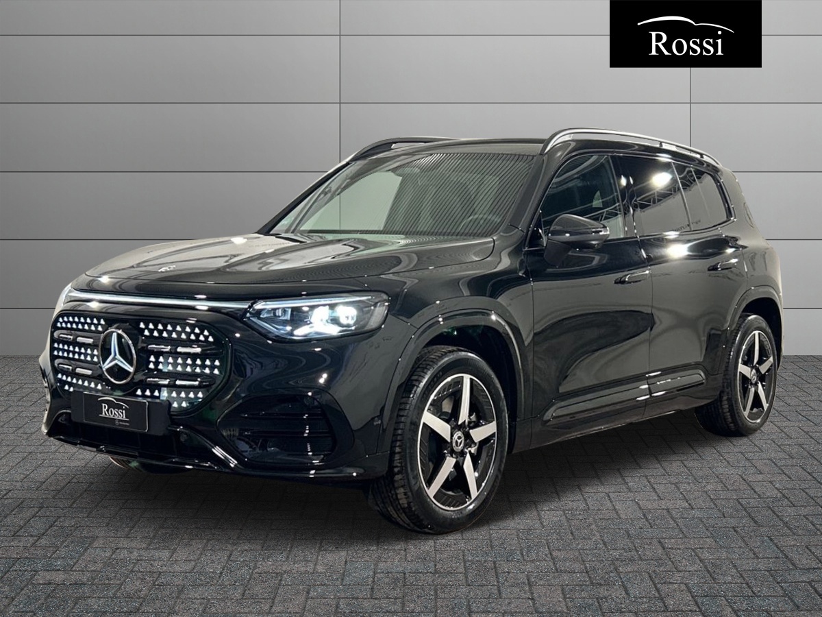 Mercedes-Benz GLB 250+ con tecnologia EQ