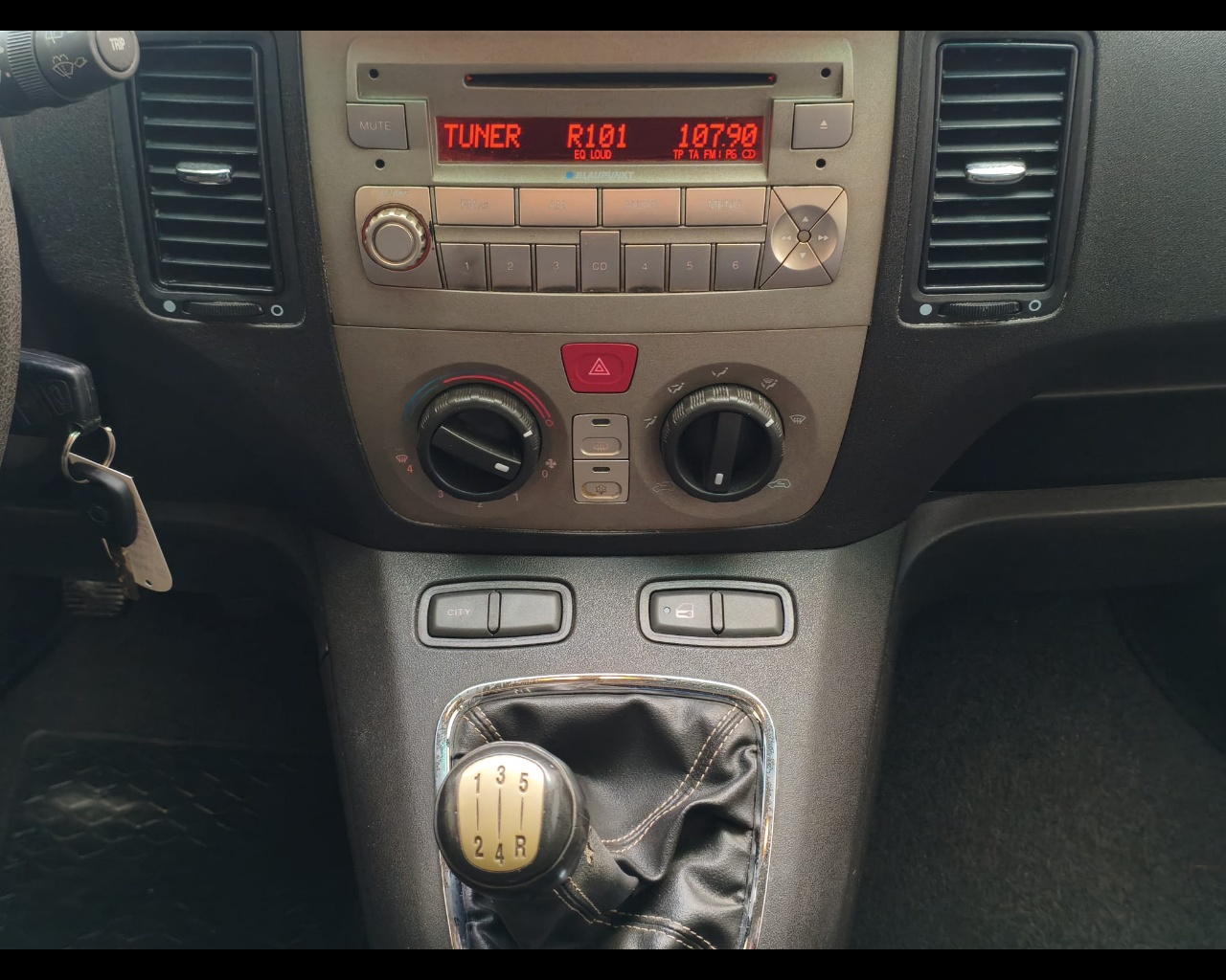 Foto LANCIA Musa 1.3 mjt Diva (argento) 70cv