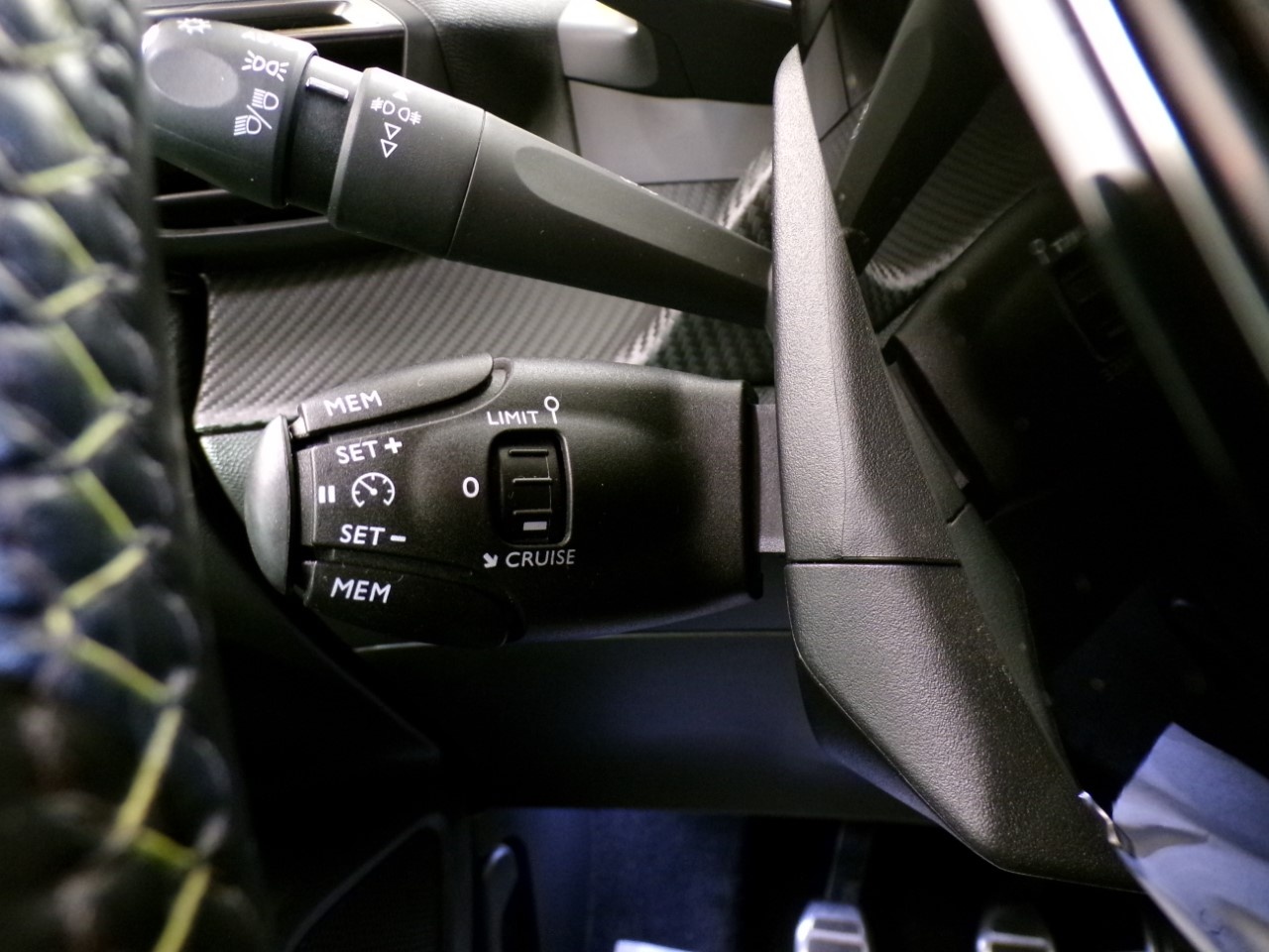 Peugeot 2008 2008 1.2 PureTech 130cv GT Line - 17