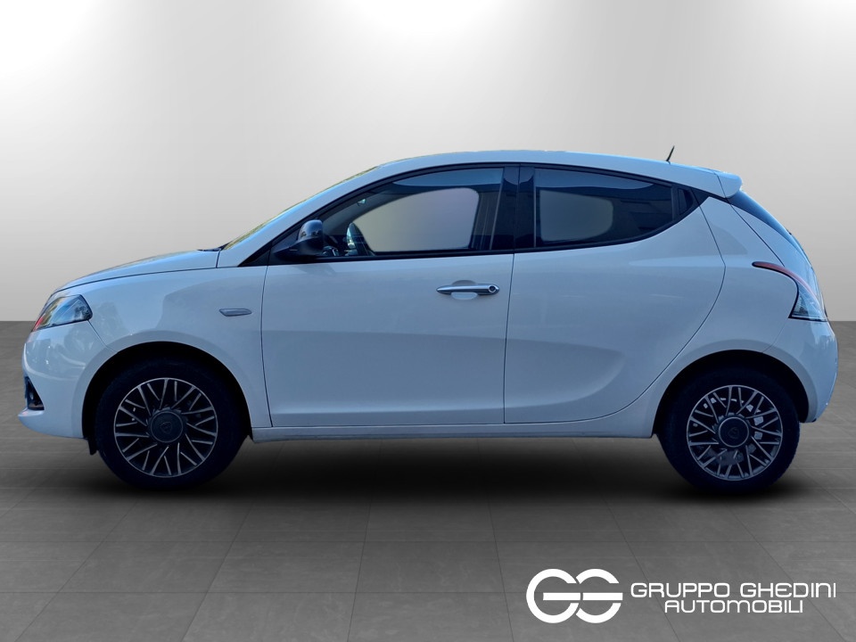 LANCIA Ypsilon 1.0 firefly hybrid Gold s&s 70cv Ibrida usato - 1