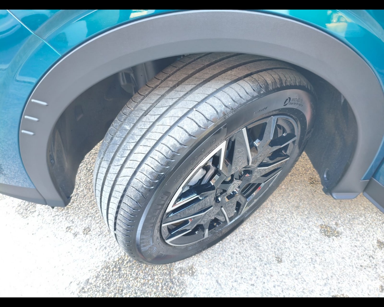 Foto PEUGEOT 3008 1.2 hybrid GT 136cv e-dcs6