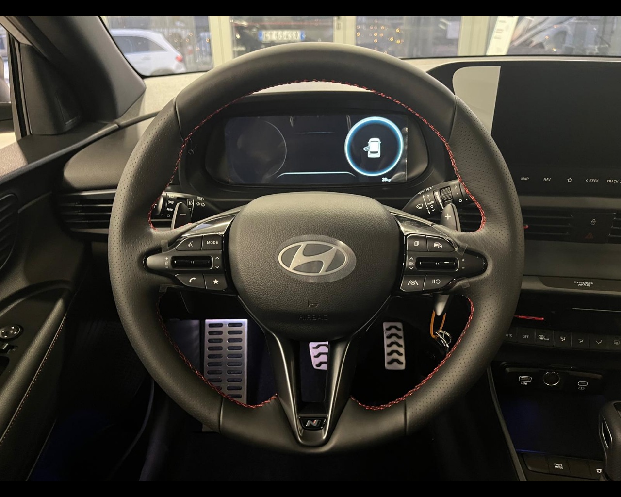 Foto HYUNDAI I20 PE MY25 1.0T DCT NLINE CARBON