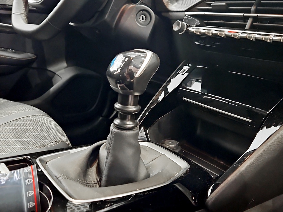 PEUGEOT 208 1.2 puretech Allure s&s 100cv Benzina usato - 15