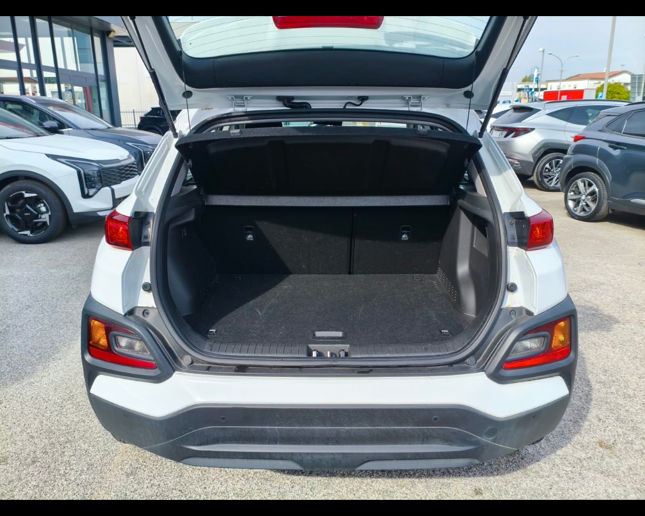 Foto HYUNDAI  Kona 1.6 hev Xtech 2wd dct 141cv