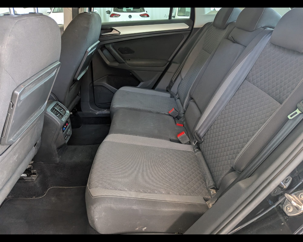 Foto VOLKSWAGEN Tiguan 2.0 tdi Business 150cv