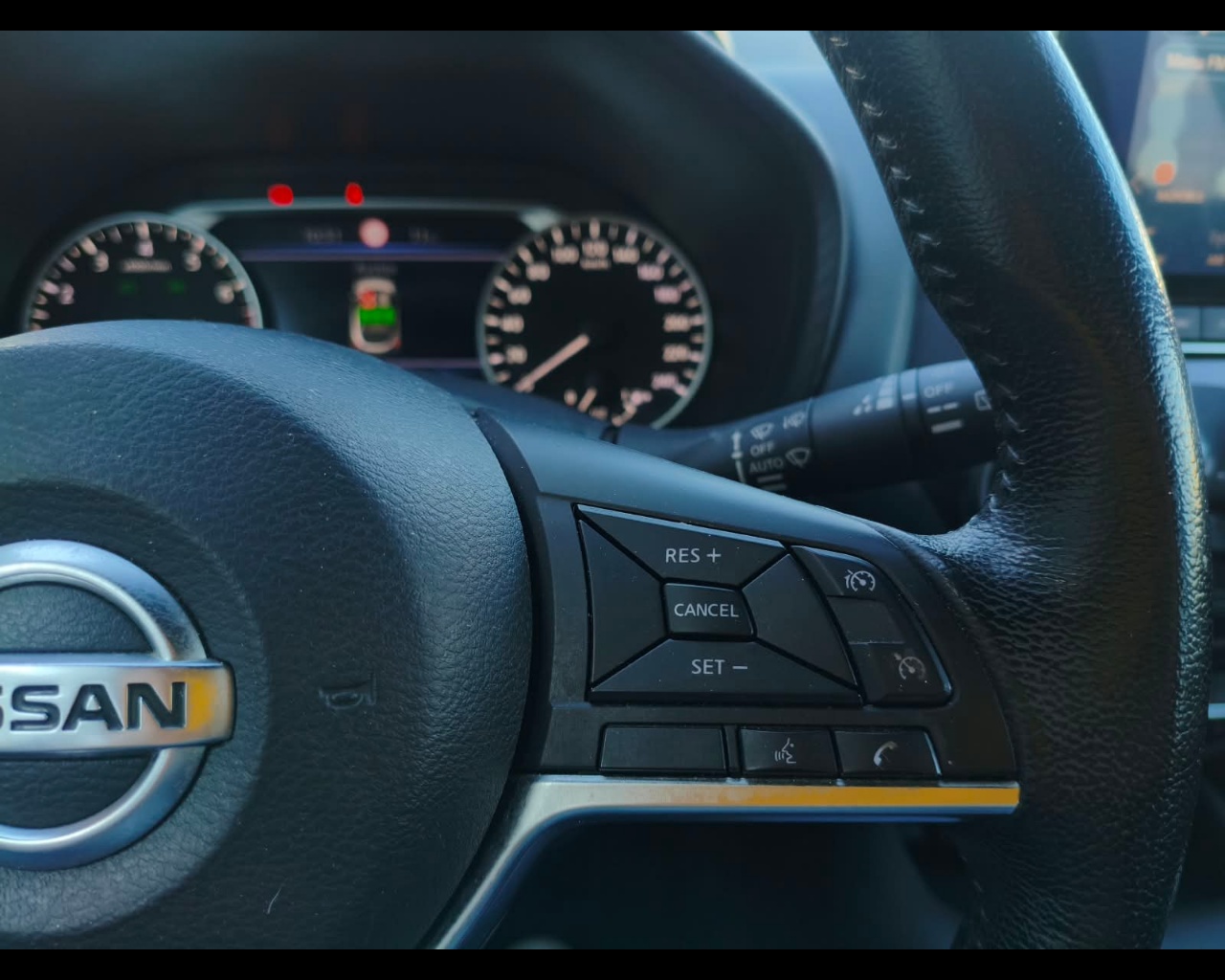 Foto NISSAN Juke 1.0 dig-t N-Connecta 117cv