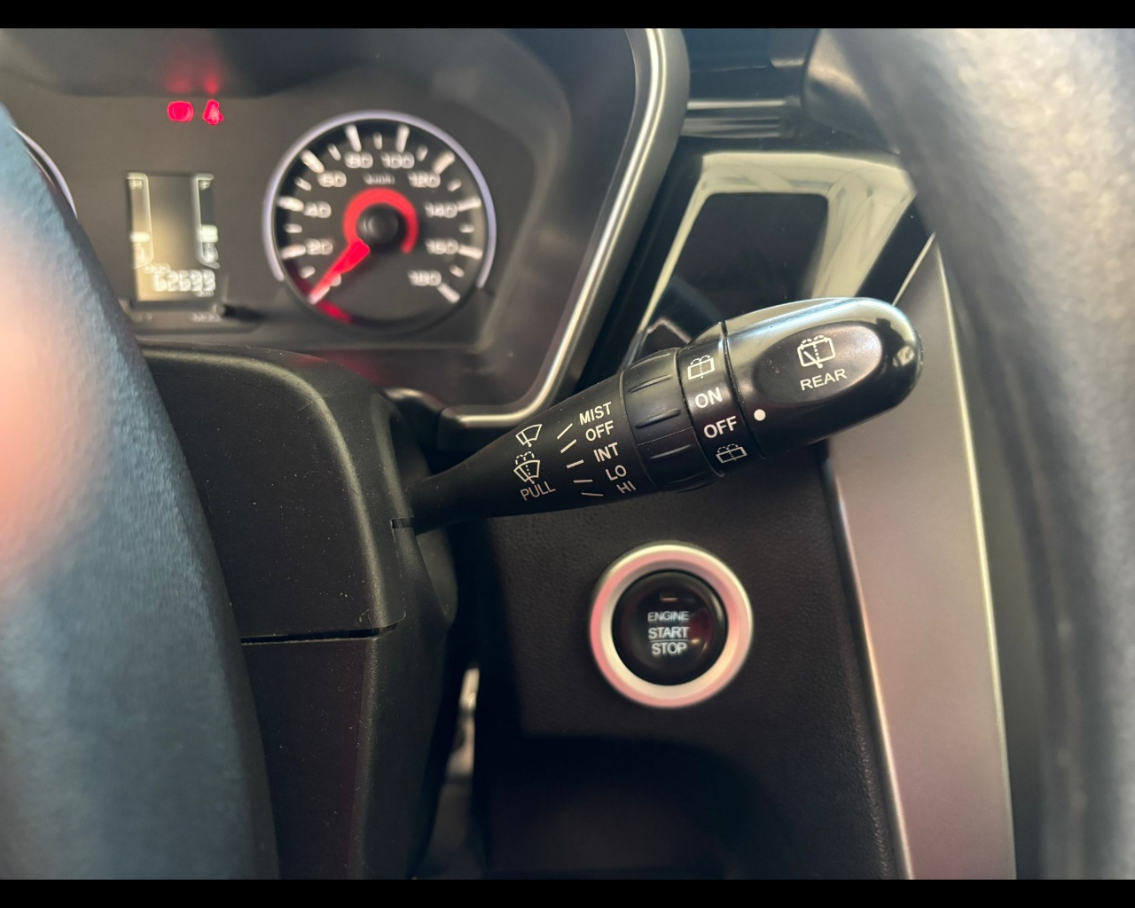 Foto MAHINDRA KUV100 1.2 K6+